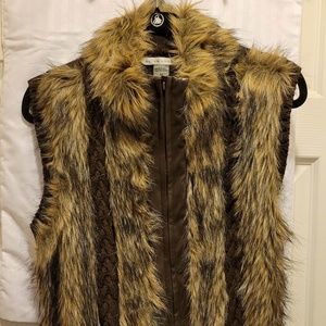 LADIES BROWN FAUX FUR/SWEATER ZIPPER FRONT VEST
